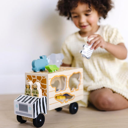 Melissa & Doug Camión de rescate de madera con clasificador de formas | Puzle de animales para niños pequeños, set de juego de aprendizaje temprano | Edad 2+