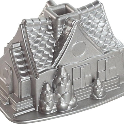 Nordic Ware Gingerbread House Bundt Pan, Seasonal Christmas Aluminium Bundt Tin, Bundt Cake Tin with Pattern, Cake Mould , Colour: Silver