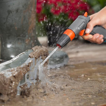Gardena Comfort Cleaning Syringe: Water Syringe for Cleaning and Spraying, with Pulse Trigger and Permanent Lock, Frost Resistant (18303-20)