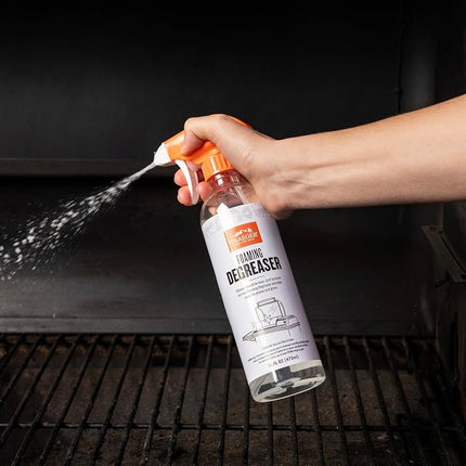 Traeger Grills Deep Cleaning Kit - Outdoor Cleaner Spray (474g), Foaming Degreaser (474g), Scraper & Grill Pad, Microfibre Towels, Nitrile Gloves - Tools