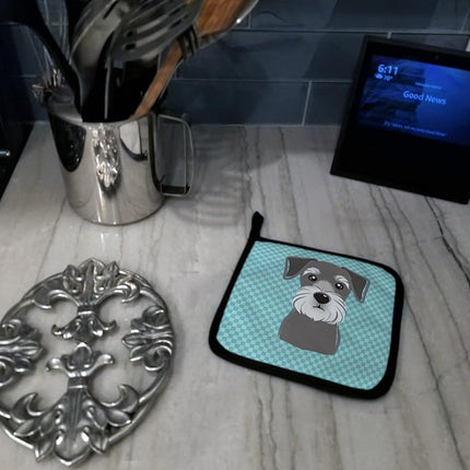 Caroline's Treasures Manopla de cocina con diseño de schnauzer azul a cuadros BB1136PTHD, Tela, Multicolor