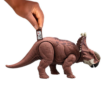 Mattel Jurassic World: Chaos Theory Netflix - Wild Roar Pachyrhinosaurus Dinosaur Figure with Continuing Head Strike & Roar Sound, Posable Toy & Digital Play, Ages 4 Years & Up, HTK72