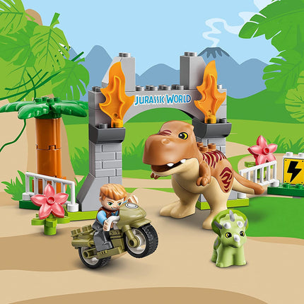 LEGO DUPLO Jurassic World Huida de los dinosaurios T. rex y Triceratops 10939, juguete de construcción, regalo para jóvenes fans de los dinosaurios; Novedad de 2021 (36 piezas), multicolor, estándar