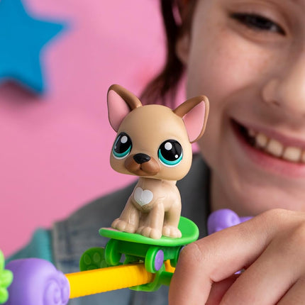 Littlest Pet Shop Pets Got Talent Playset | LPS Playset With 2 Exclusive Pet Mini Figures 5 Accessories 1 Collector Card And 1 Virtual Code | Animal Collectable Kids Toys For Girls And Boys
