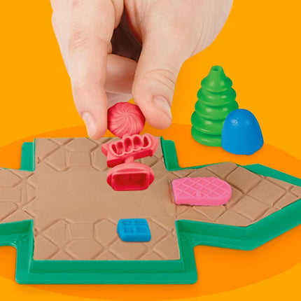 Play-Doh Builder Mini Gingerbread House, Arts & Crafts Toy Building Kit, Multi-Season Set with 8 Cans for Children Aged 5+