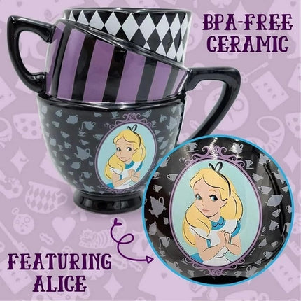 Taza de café de cerámica esculpida Silver Buffalo Disney's Alice in Wonderland con diseño de tazas apiladas, 20 onzas
