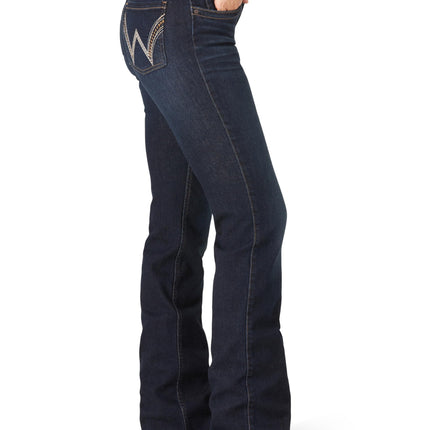 Wrangler Women's Q-Baby Mid Rise Boot Cut Ultimate Riding Jean, Avery, 13-34