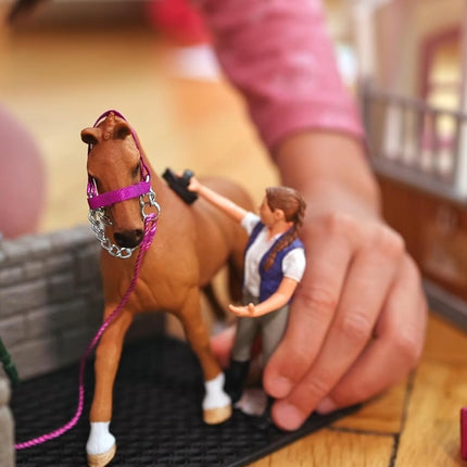 Schleich Horse Club - 28Pc Wash Area With Horse Stall - Kids 5+ | 72177