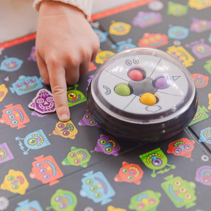 Educational Insights Robot Face Race, Fast Paced Color Recognition Matching Game, for Ages 4+