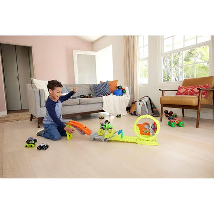 Hot Wheels Monster Trucks Charge & Chase Challenge & 2 Trucks
