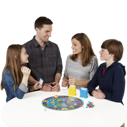 Juego Trivial Pursuit Edición Familiar de Hasbro (edición en inglés)