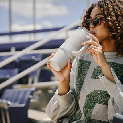 Vaso Stanley Quencher ProTour con pajita abatible y tapa a prueba de fugas 888g - Pajita y asa integradas - Compatible con portavasos para viajes - Vaso térmico de acero