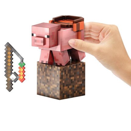 Minecraft Diamond Level Pig Action Figure with 4 Accessories, 5.5-in Collector Scale & Pixelated Design, HTM04