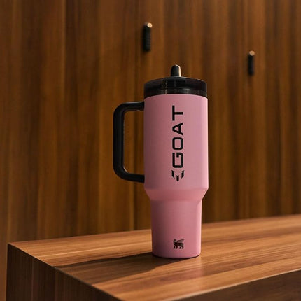 Stanley Vaso Térmico Quencher, Pro Tour 4.6 gal (1.18 L) Botella de Agua Messi Rosa, Aislamiento Térmico, Botella de Acero Inoxidable, Botella de Agua, Vaso con Pajita, Exterior, Apto para Lavavajillas, A Prueba de Fugas