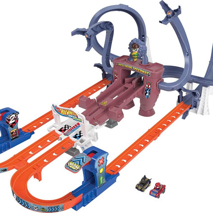 Hot Wheels RacerVerse Spider-Man’s Web-Slinging Speedway Track Set with Hot Wheels Racers Spider-Man & Black Panther, Multi-Lap Race to Escape Doc Ock, HTM08