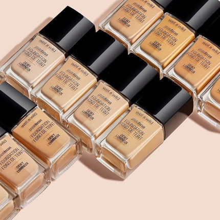 WET N WILD - Photo Focus Dewy Foundation Soft Beige - 0.95 oz (28 ml)