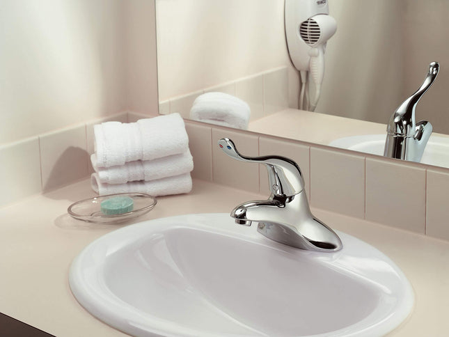Robinet de lavabo commercial Moen 8416 M-Dura de 6 po, entraxe 2,2 GPM, chrome