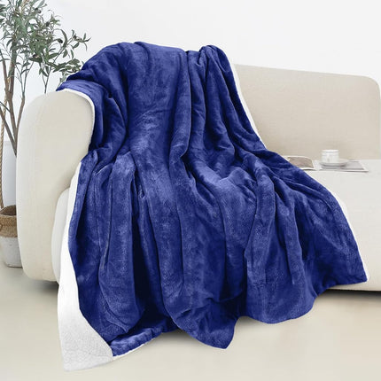 Manta Reversible Ultra Suave y Elegante de Franela Polar Sherpa de Comfort: Ligera, Suave y Acogedora - Manta Decorativa para Todas las Estaciones, Perfecta para Descansar, 50 x 60 pulgadas, Azul Rey