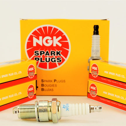 New NGK Standard Spark Plug BPR6ES, 7131 Set of 4 