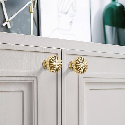 FAPUAL 30 Pack Gold Cabinet Knobs for Kitchen Cabinets and Dresser Drawers，Zinc Alloy Brushed Brass Hardware Handles Pulls，Vintage Cupboard Drawer Knob