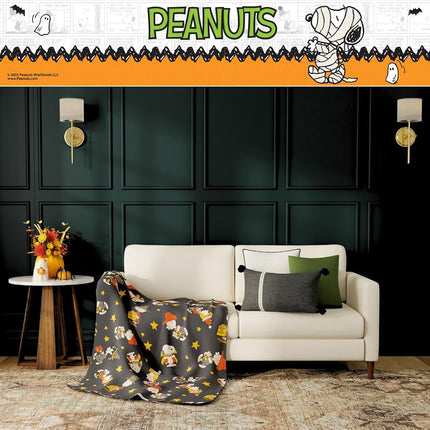 Franco Collectibles Peanuts Halloween Bedding Super Soft Cozy Plush Throw, 46 in x 60 in, (Officially Licensed Product)