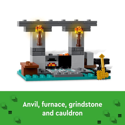 LEGO Minecraft The Armoury Toy - incl. a Nether Portal, plus Alex & Armoursmith Figures with a Golden Axe, Swords & Shield Accessories - Gaming gift for 7+ Year Old Boys & Girls - 21252
