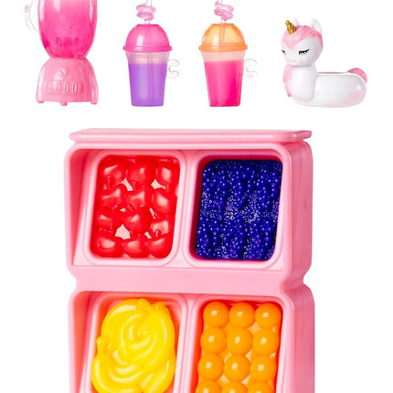 Rainbow High Littles Pool Day with Blush Play Set - with a Small 14 cm Pink Doll, Pool with Rainbow Slide, Accessories, Smoothie Stand, for Children from 4 Years