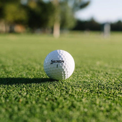 Srixon SOFT FEEL_14 Ultra-soft and long distance golf balls| Stable trajectory and controlled spin| Premium feel and control around the green| Yellow/White
