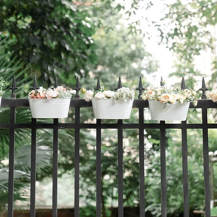 Dahey Pots de fleurs suspendus en fer de 10,5 pouces pour clôture de balustrade, pots suspendus de style campagnard avec crochets détachables, support de plantes pour fenêtre, décoration d'intérieur, blanc, 5 pièces