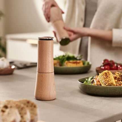 Joseph Joseph Milltop Wood No-Spill Mill - Beech - Pepper