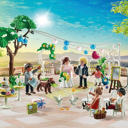 Playmobil 71365 City Life Wedding Reception Promo Pack, romantic wedding to re-enact, with decorations and several guests and animals, ceremonial role-play, playset suitable for children ages 4+