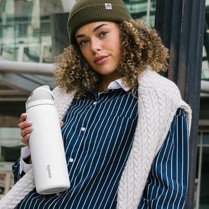 Owala FreeSip Stainless Steel Drinking Bottle with Push Button and Built-in Straw, 940 ml, Shy Marshmallow