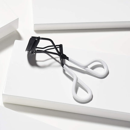 Tweezerman Great Grip Eyelash Curler with 3 Refill Pads