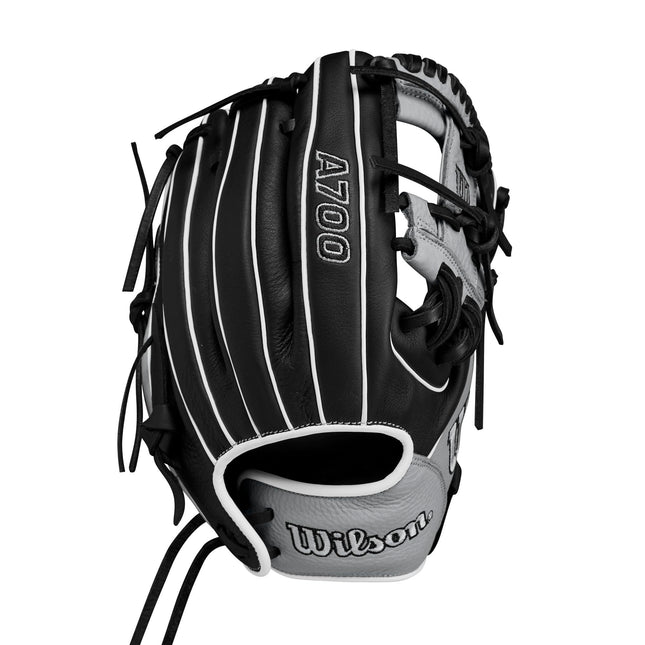 Guante de béisbol Wilson 2024 A700 de 11.5" para infield - Negro/Plata/Blanco, Lanzamiento con mano derecha