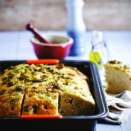 Le Creuset Non-Stick Carbon Steel Bakeware Rectangular Cake Tin, 33 cm, Black, 46079330010000
