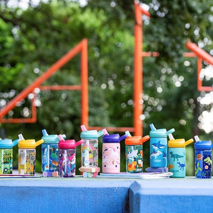 Botella de agua CamelBak eddy+ de 14 oz para niños con Tritan Renew – Tapa con popote, a prueba de fugas cuando está cerrada, Dinorama
