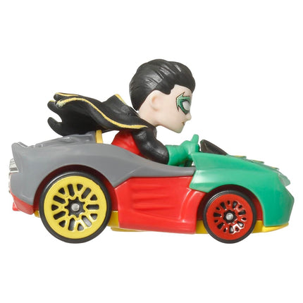 Hot Wheels RacerVerse, Set of 4 Die-Cars 1:64 Scale Toy Cars Optimized for Driving on Hot Wheels Tracks with Pop Culture Characters as Drivers, HKD33