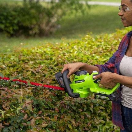 Cortasetos inalámbrico de 24 V y 55,8 cm con corte láser Greenworks, incluye batería USB de 4,0 Ah y cargador