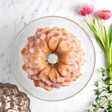 Nordic Ware Blossom Bundt Pan, Original Cast Aluminium Bundt Tin, Official Bundt Cake Tin with Floral Pattern, Cake Mould Colour: Toffee