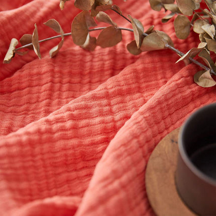 Manta de muselina de algodón Simple&Opulence para cama, sofá, manta de gasa tejida con borlas, suave, ligera, acogedora, prelavada, transpirable, decoración de casa de campo para todas las estaciones (rojo coral)