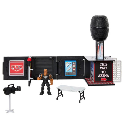 Mattel WWE Knuckle Crunchers 2-in-1 Microphone & Playset