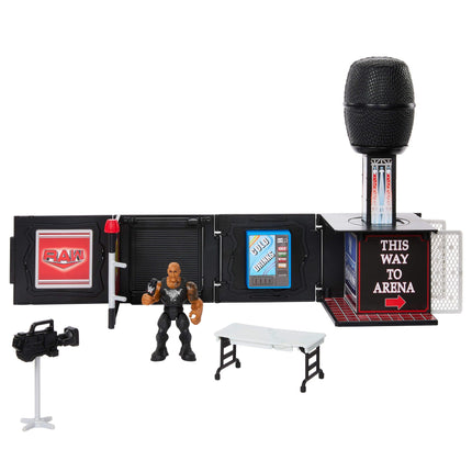 Mattel WWE Knuckle Crunchers 2-in-1 Microphone & Playset