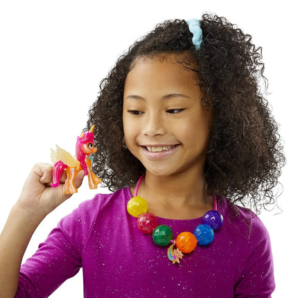 My Little Pony: A New Generation Movie Sparkle Reveal Lantern Sunny Starscout - Light Up Toy with 25 Pieces, Surprises