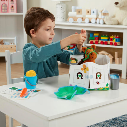 Melissa & Doug Set de Juego de Cuidado de Caballos Feed & Groom con Animal de Peluche