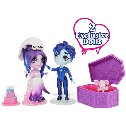 Zombaes Forever, Set de Muñecas Zombi de Lujo "Zombadie to Love" con 2 Figuras Exclusivas de 8,8 cm, Mascota y Accesorio, Regalos para Niñas, Juguetes para Niñas