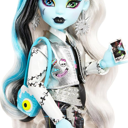 Monster High Frankie Stein Doll, Welcome Committee Set with 15 Accessories Including Poster, Sticker, Pet Watzit and More (Amazon Exclusive)