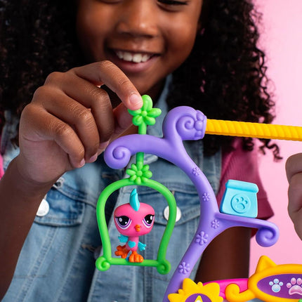 Littlest Pet Shop Pets Got Talent Playset | LPS Playset With 2 Exclusive Pet Mini Figures 5 Accessories 1 Collector Card And 1 Virtual Code | Animal Collectable Kids Toys For Girls And Boys