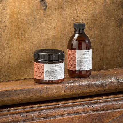 Davines Alchemic Copper Shampoo by Davines for Unisex - 9.46 oz Shampoo, 283.8 milliliters