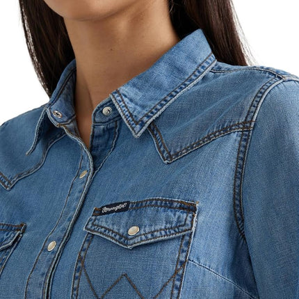 Camisa vaquera de manga larga con broches estilo retro Wrangler para mujer, mezclilla mediana, S