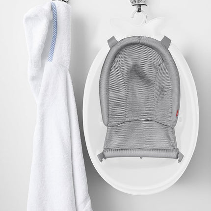 Skip Hop Moby Smart Sling Bathtub 3 Steps PVC Free Phthalate Free Non-Slip Newborn Bath Tub with Drain Plug (from Birth to 25 lbs, White)